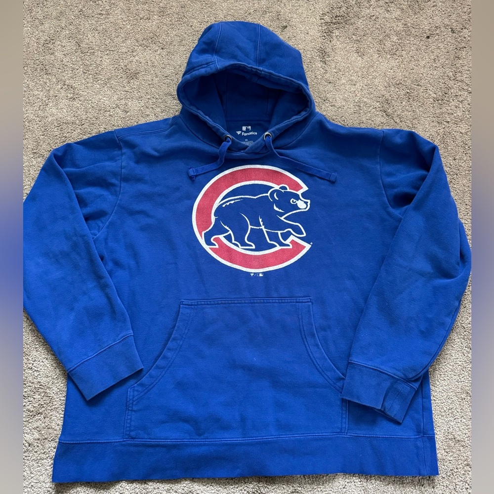 #24 CHICAGO CUBS (FANATICS) Blue Hoodie with Bear Logo.